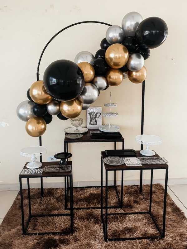 Preto e amarelo/Dourado